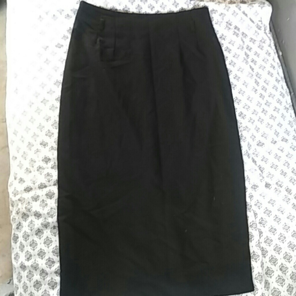 Black pencil skirt